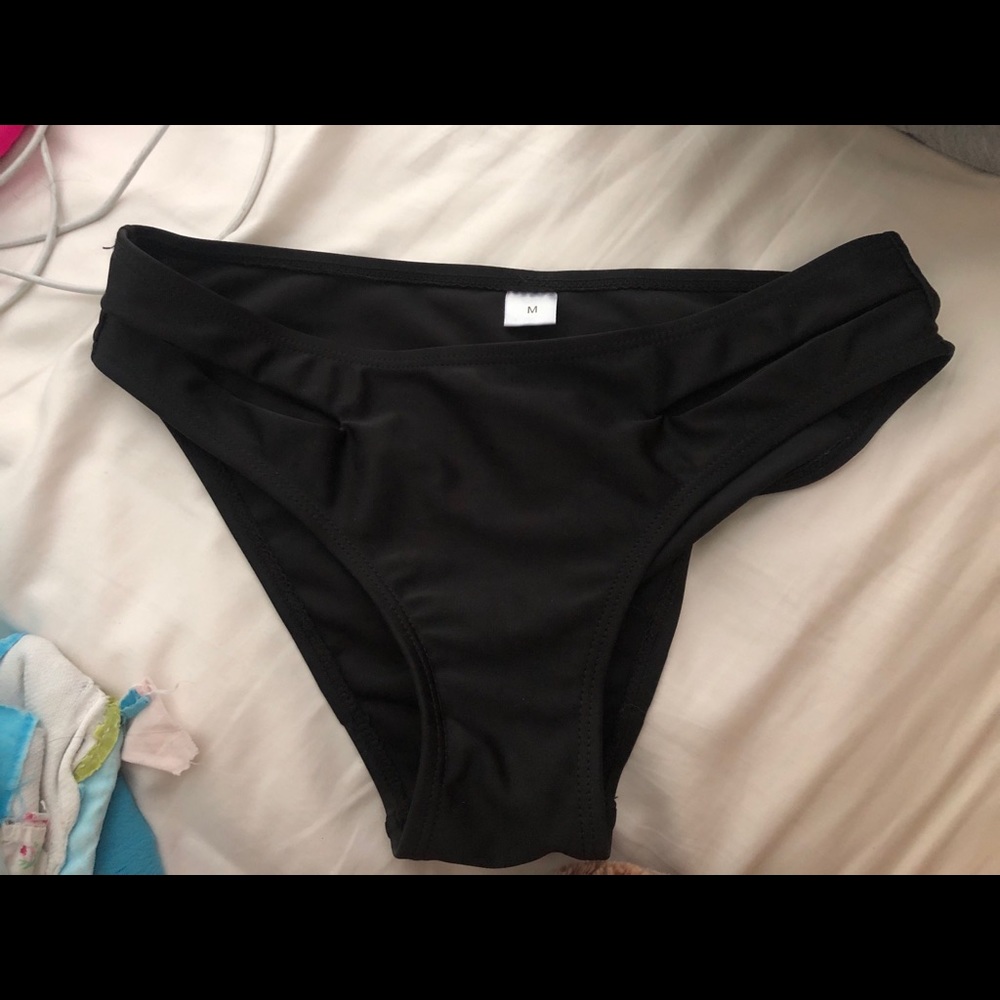 NEVER WORN bikini bottoms